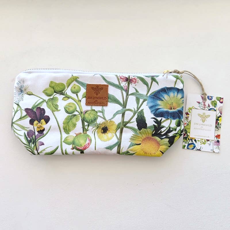Koustrupco - Wholesale Makeup/Cosmetic Bag - A flower Garden cosmeticbag with bottom 100 % organic cotton1