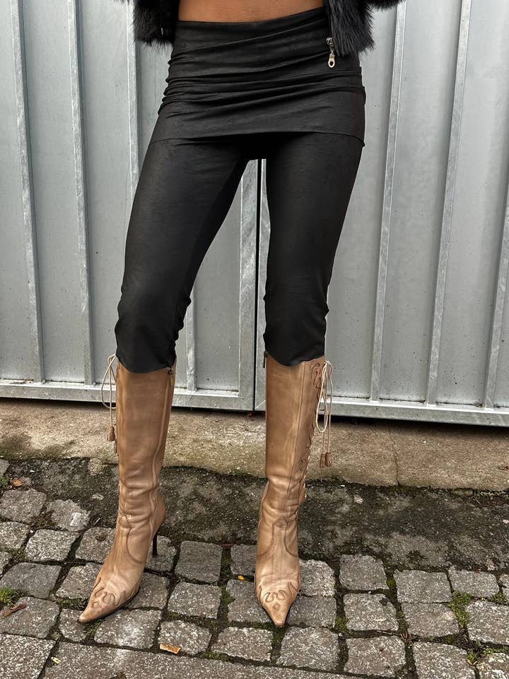 Pantalon capri anthracite pour la vente par BITE Studio