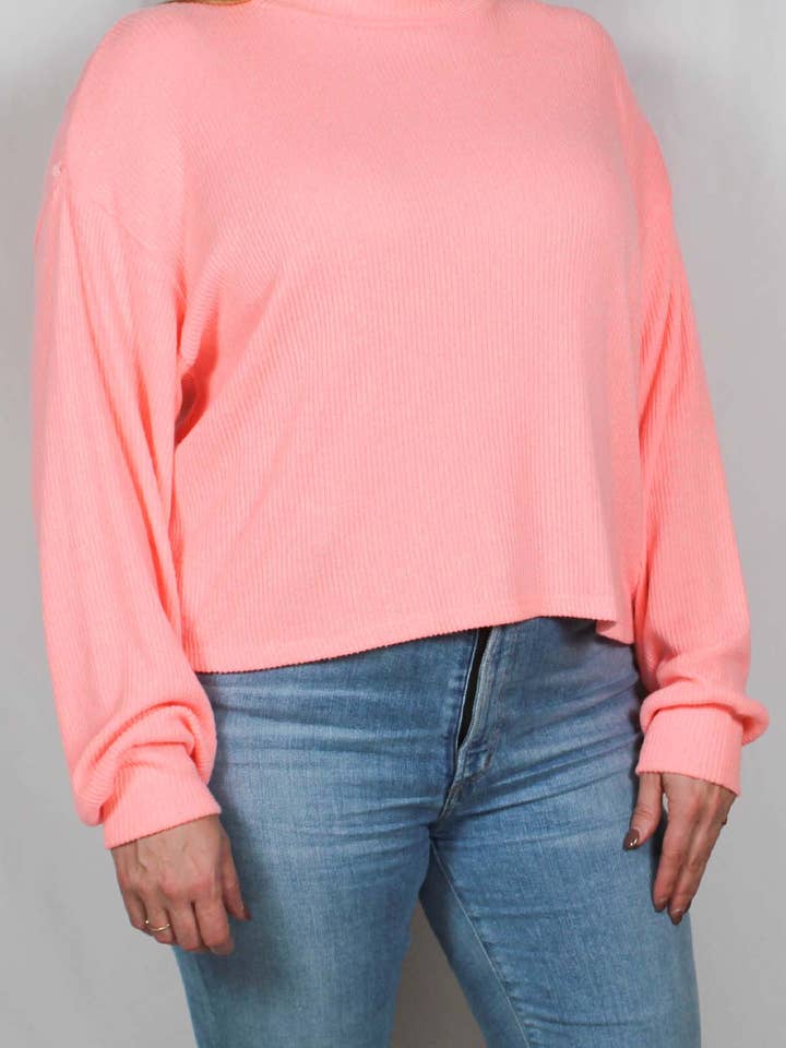 J68214L97-P - Top rose fluo à manches longues A1550 pour la vente par K & C Clothing, Inc.