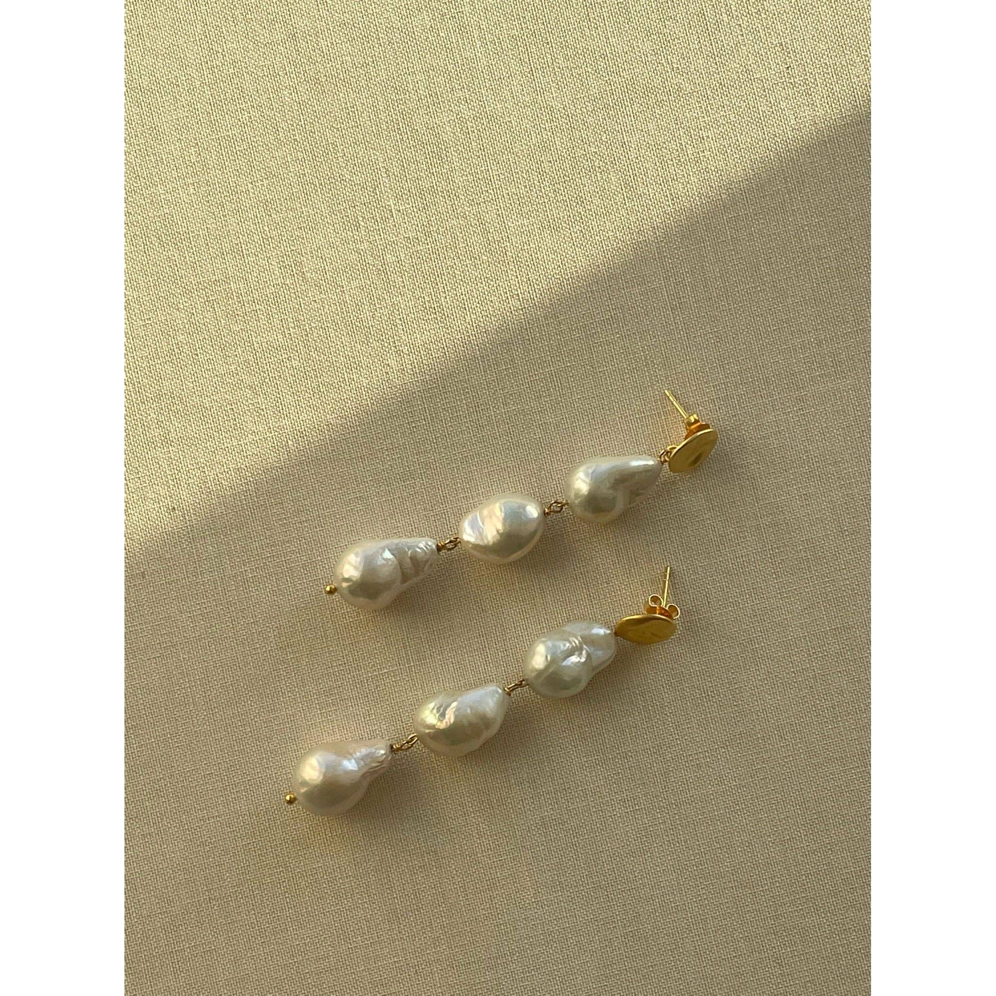 LaMano Jewellery - Vendita all'ingrosso Orecchini pendenti - Orecchini a cerchio con perle barocche a goccia2