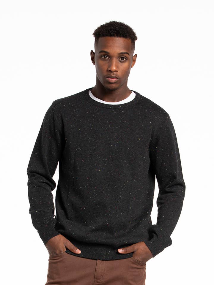 Maglione Donegal in cotone nero per la vendita all'ingrosso da parte di Rue Saint-Patrick