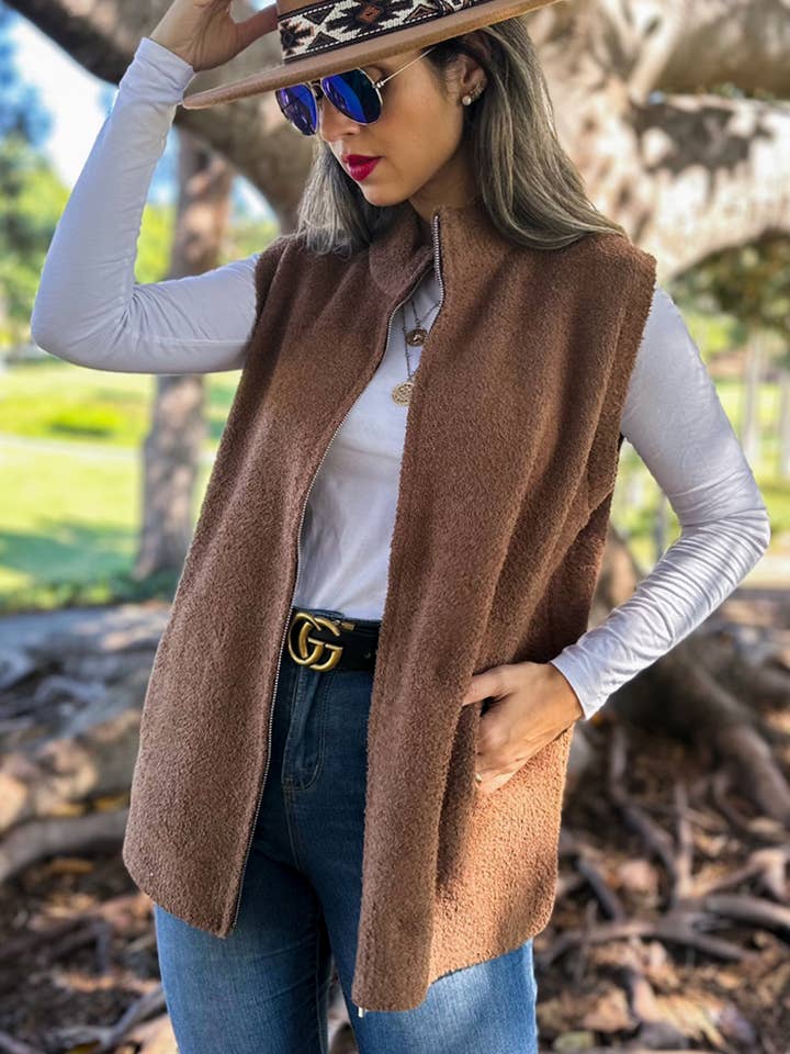 Mocca Överdimensionerad Lättviktsstickad Väst med Dragkedja och Fickor för wholesale av AMOLI