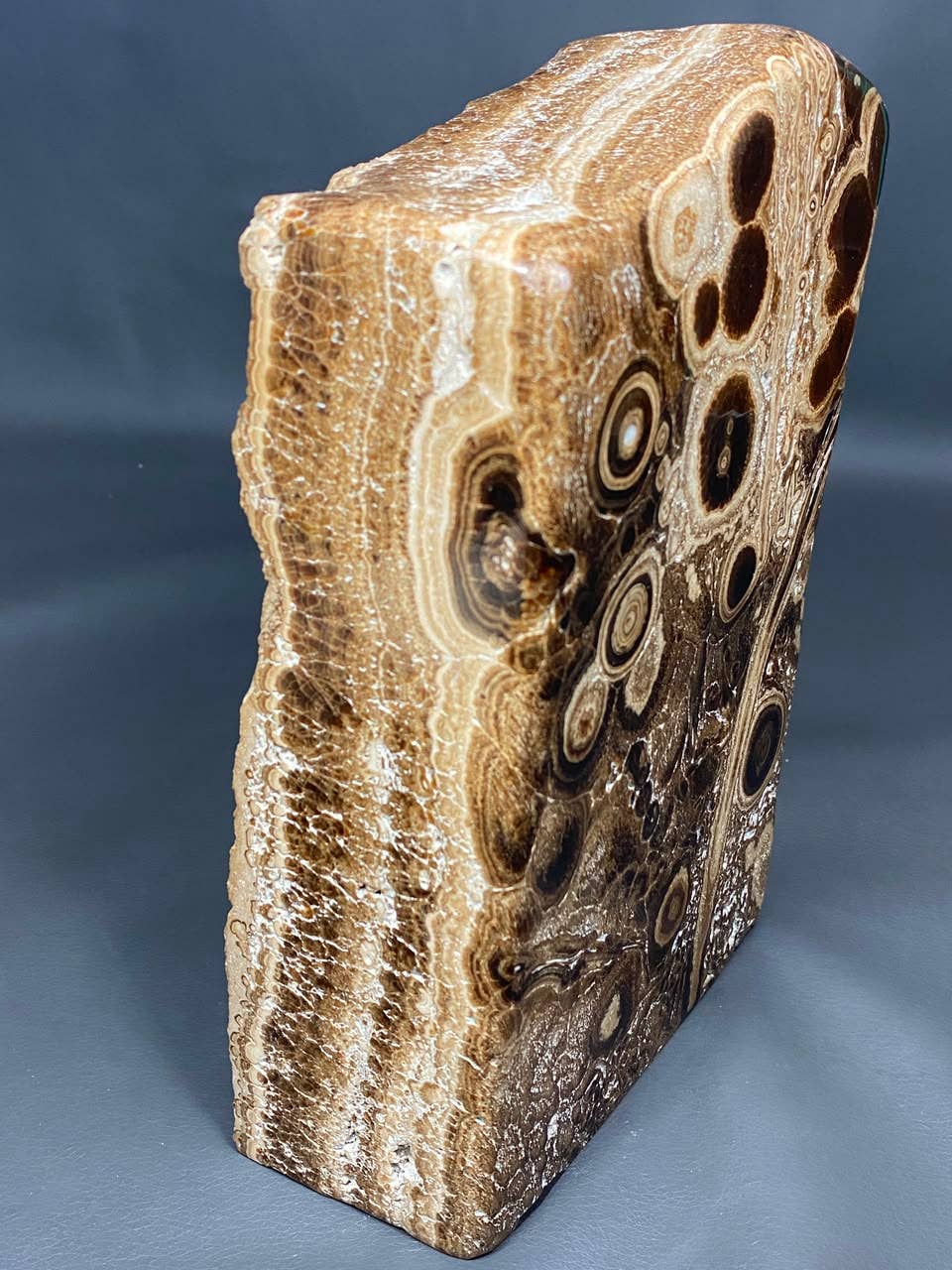 Aurizene.com - Wholesale Spiritual Stone/Crystal - Natural Handmade Stunning Chocolates Calcite Freeform 24x11x7 cm15