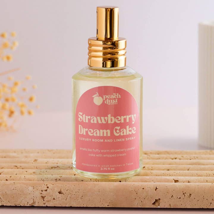 Jordbær Drømmekage Lugtneutraliserende Luksus Rum- og Linned Spray for engroshandel hos Peach Dust Collective