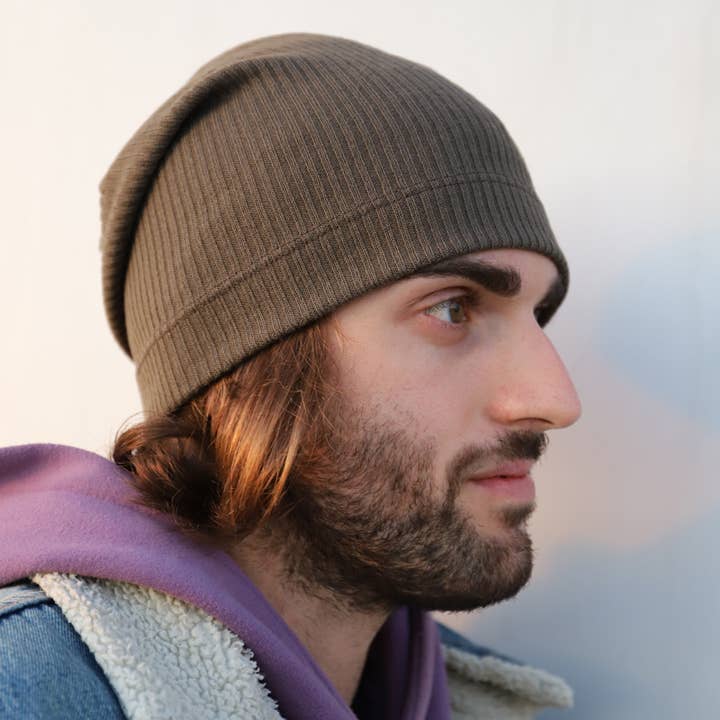 Purple Sardine - Vendita all'ingrosso Berretto - Uomo - Berretto a coste in cotone color fango scuro con stampa serigrafica Nirvana in stile grunge2