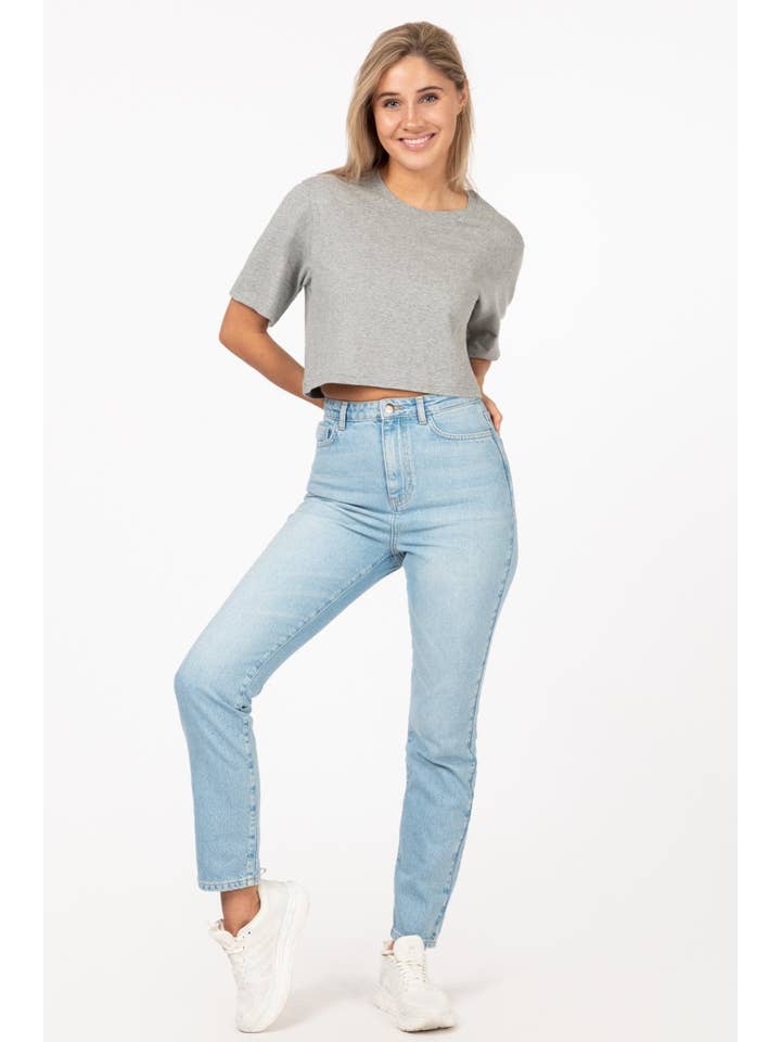 Famme – Engroshandel Jeans - Dame – Højttaljede mom-jeans med lige ben til kvinder4