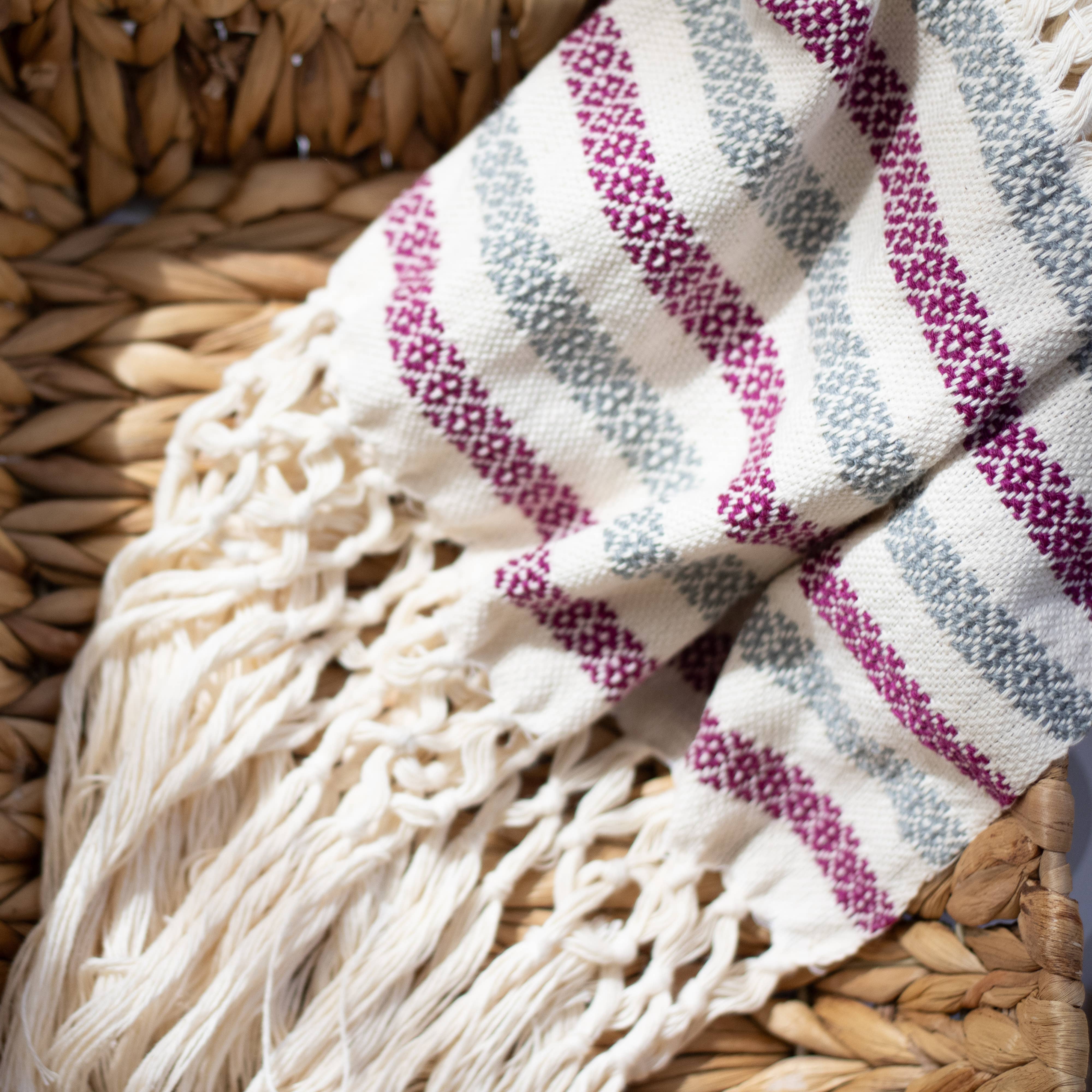 Origin Mexico – wholesale Wrap - Dam – Handvävd ekologisk bomullsjalomslag - magenta och grå 1