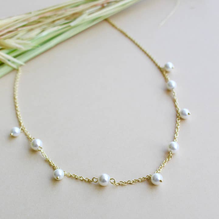 18K vergulde klassieke halsketting met gekweekte parels | Demi Fine voor wholesale door GYS