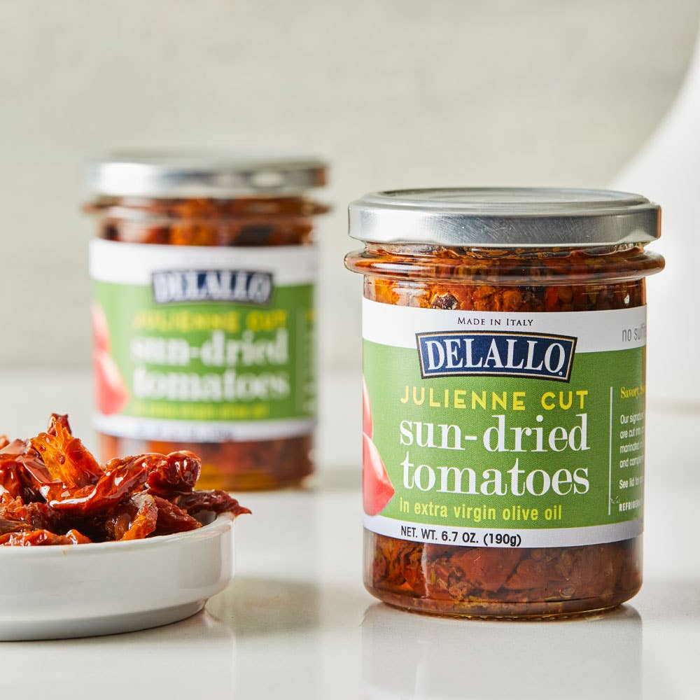 Delallo - Wholesale Dried/Dehydrated Vegetables - Julienne Cut Sun-Dried Tomatoes4