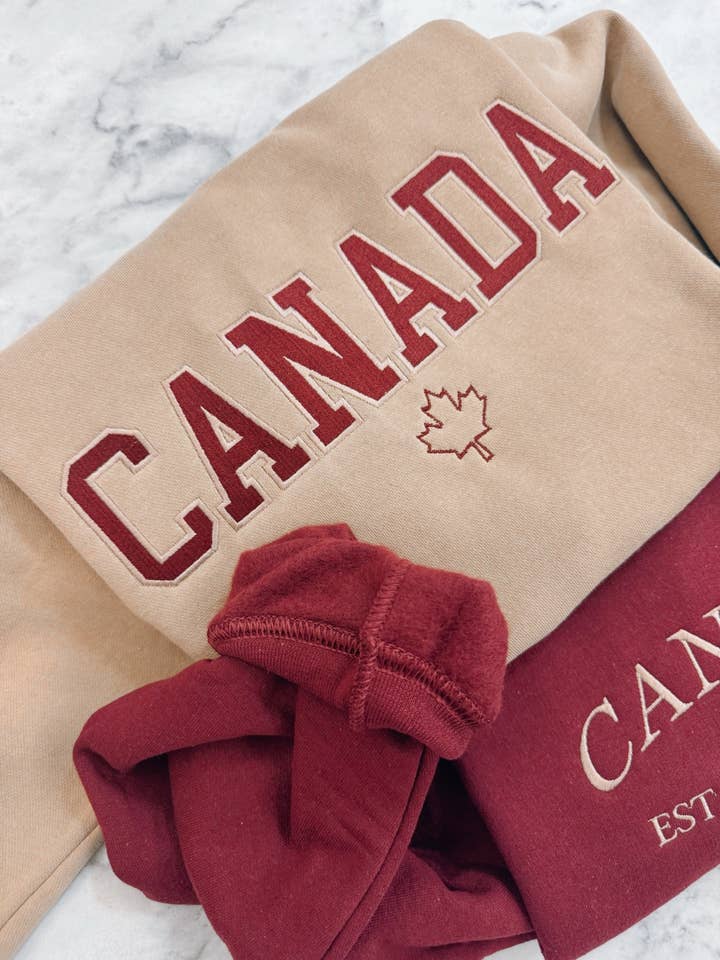 kanadensisk vintage broderad sweatshirt för wholesale av Meghan Ashley Designs Inc.