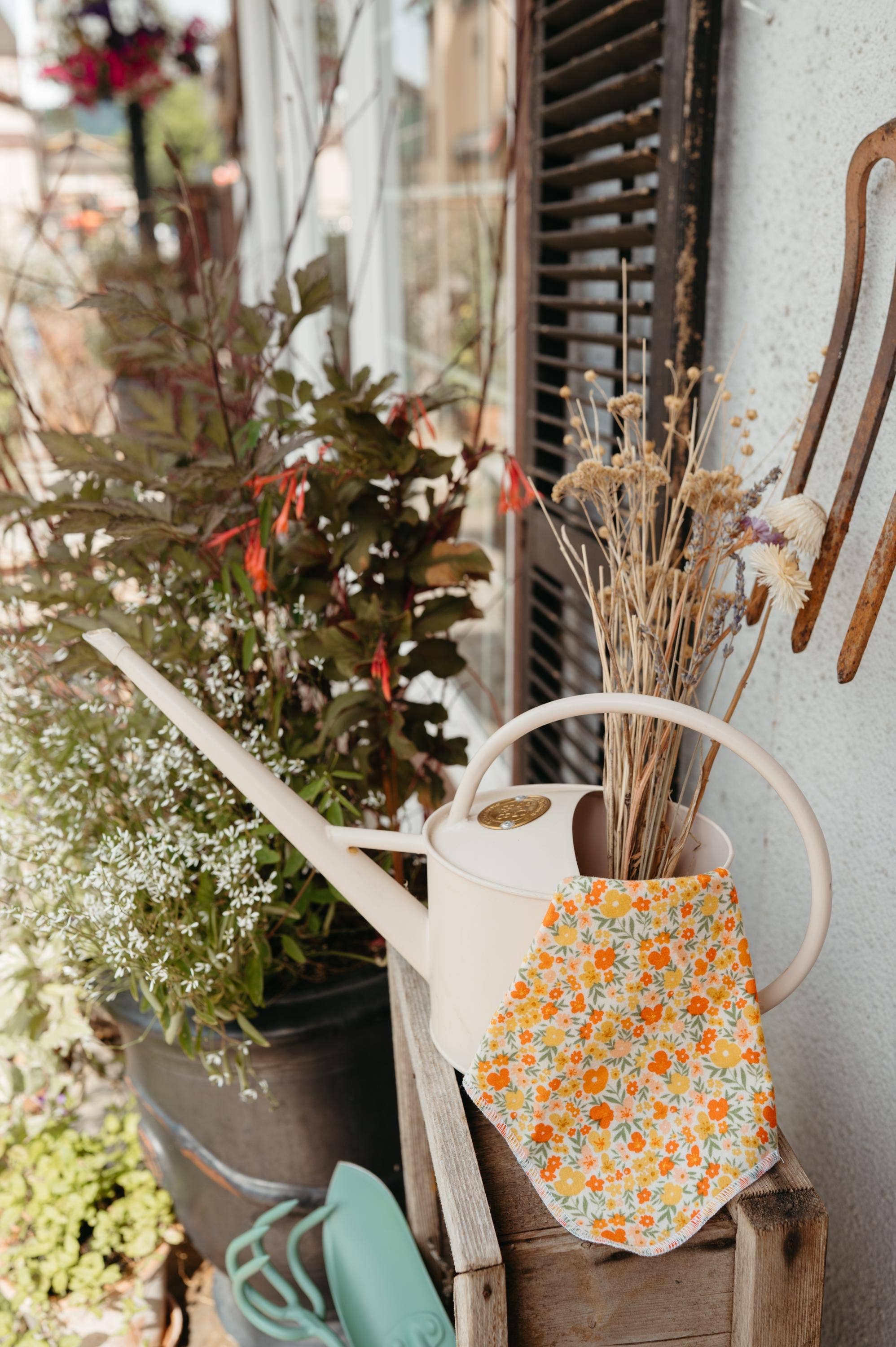 Porter Lee's - Wholesale Paper Towels - Reusable Paper Towels--Stamped Grove3