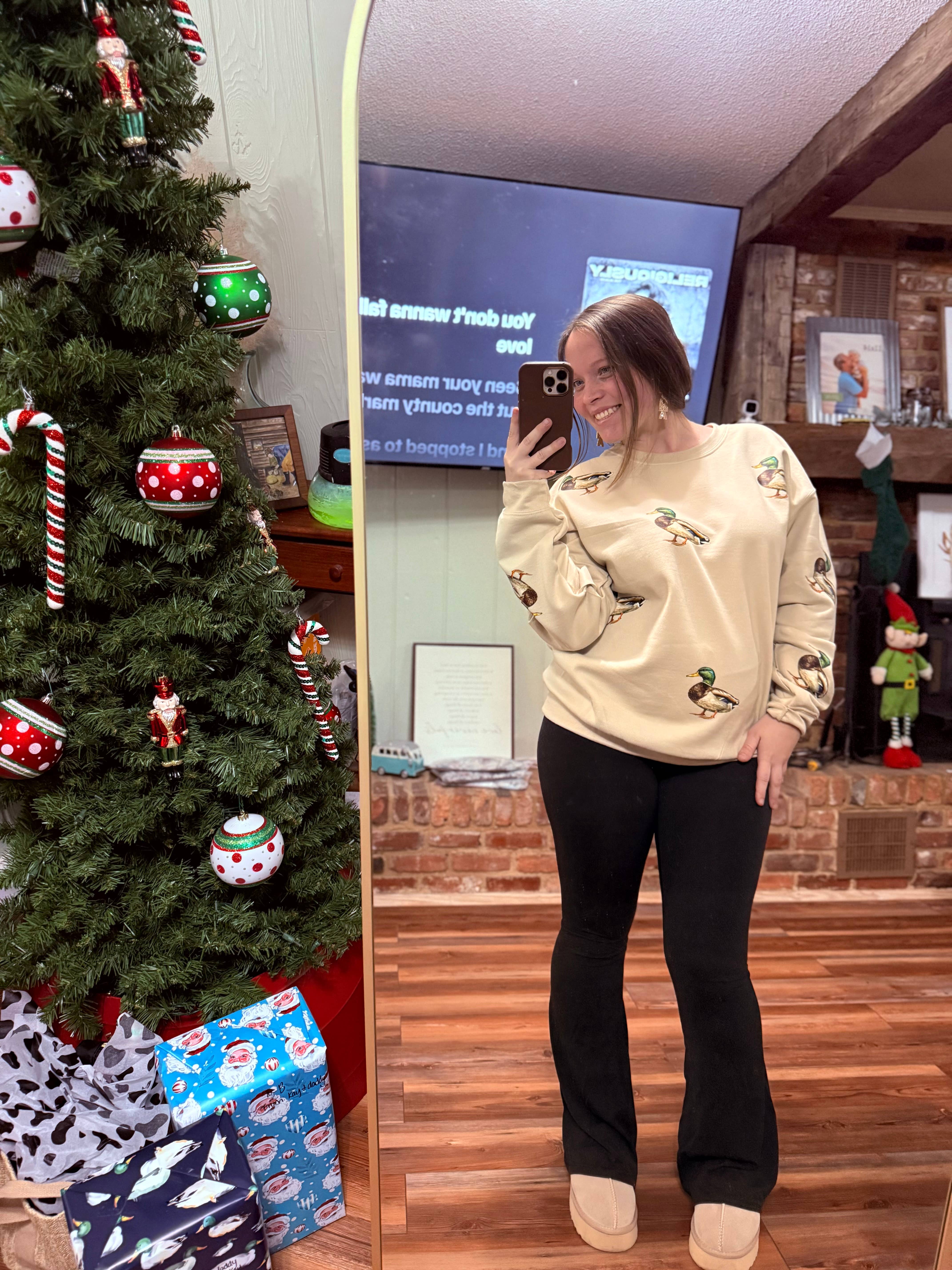 Southern Outlaw Hat Co. - Wholesale Graphic Sweatshirt - Women's - vintage mallard duck crewneck1