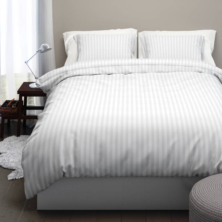 Satin D'Or Bettbezug Streep Weiß für den Großhandel von TEXTAP B.V.