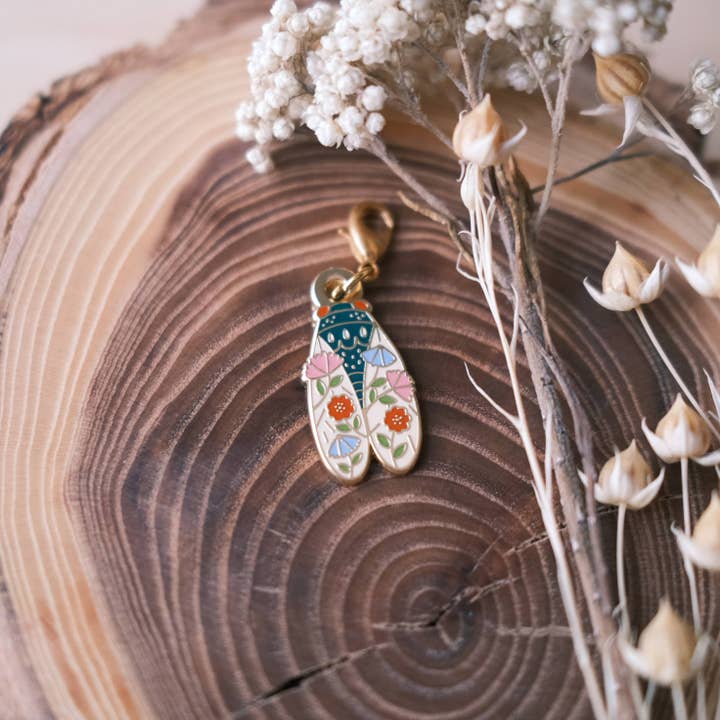 Justine Gilbuena - Wholesale Knitting/Crochet Supplies - Cicada Stitch Marker