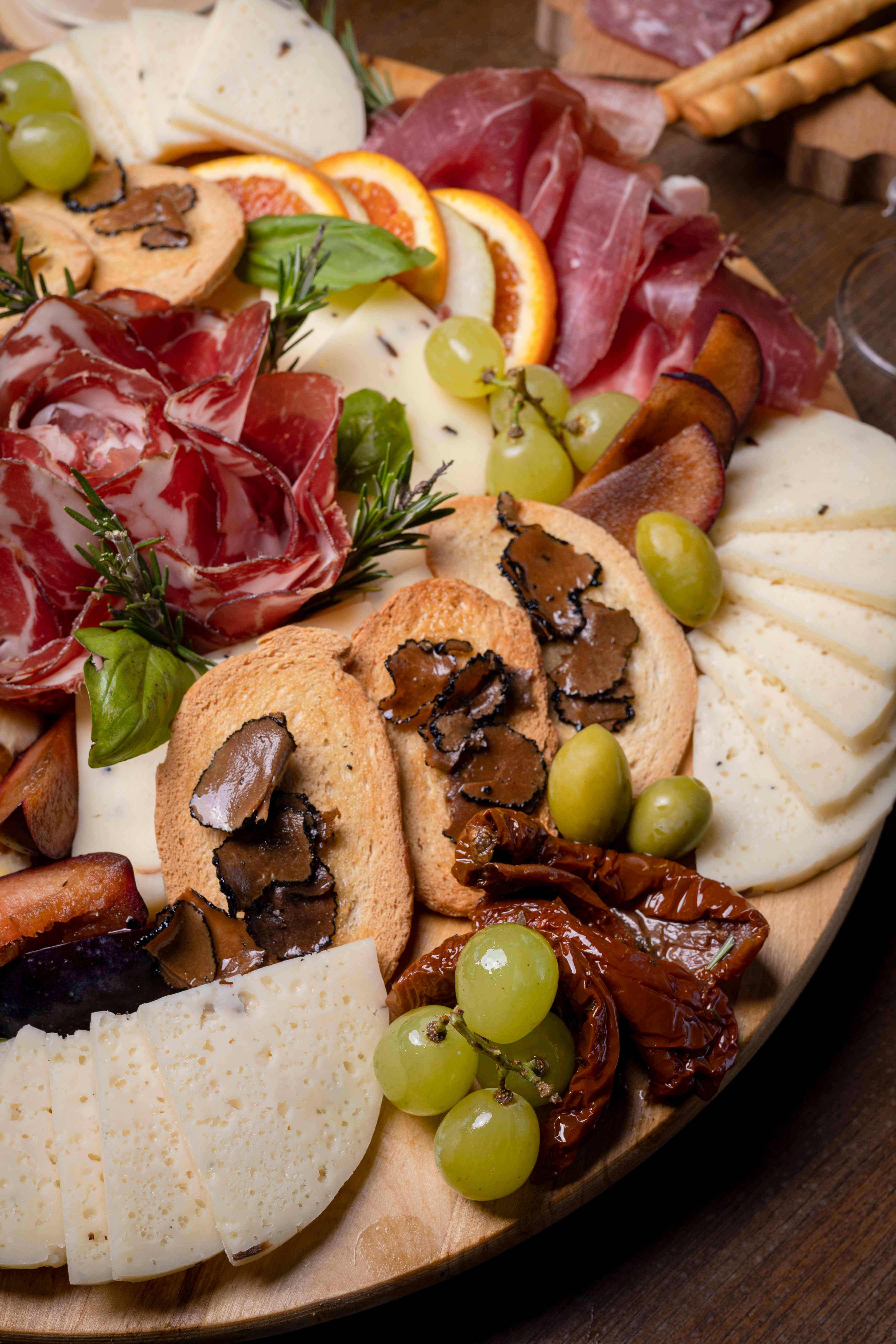 Tesori Del Matese - Wholesale Sauce - Sliced Black Truffle In Olive Oil - Carpaccio 6.4 OZ/180 g8