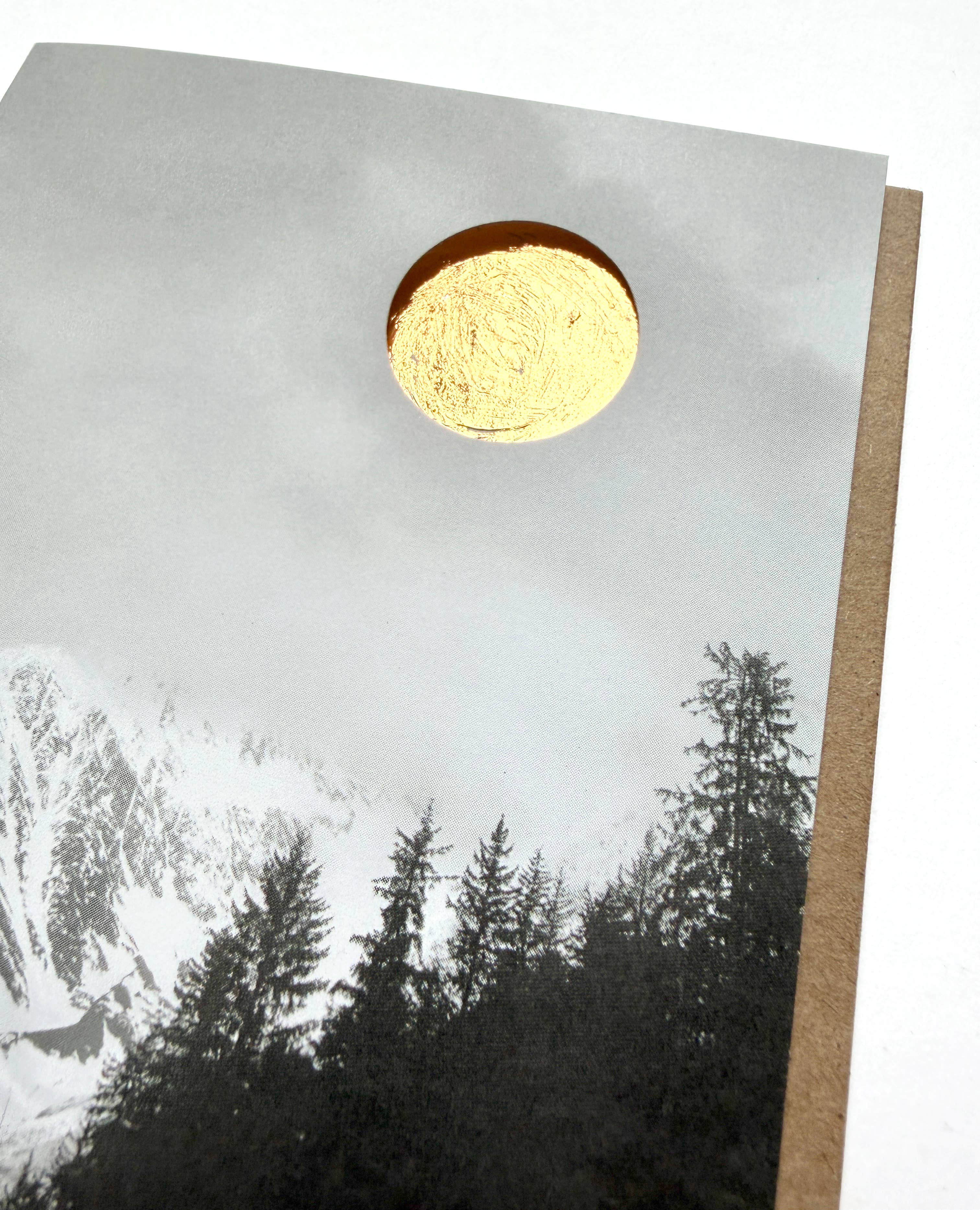 Little Lark - Vente Cartes de vœux saisonnières - Carte de vacances d'hiver à la montagne avec soleil en feuille d'or3