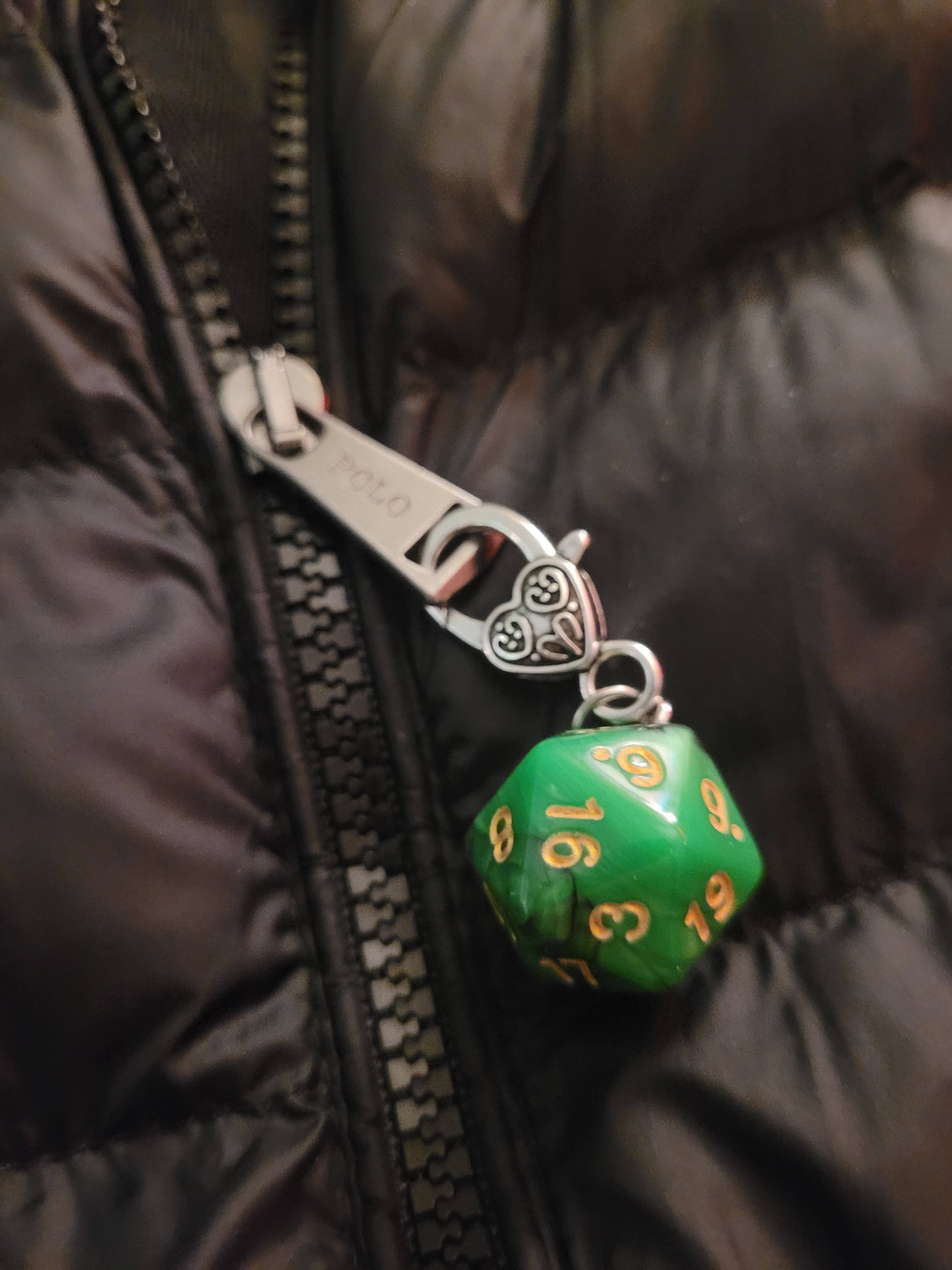 Con-Quest Crafts - Vente Porte-clés – unisexe - Porte-clés D20 en forme de dé TRPG avec mousqueton – Accessoires pour sacs et badges7