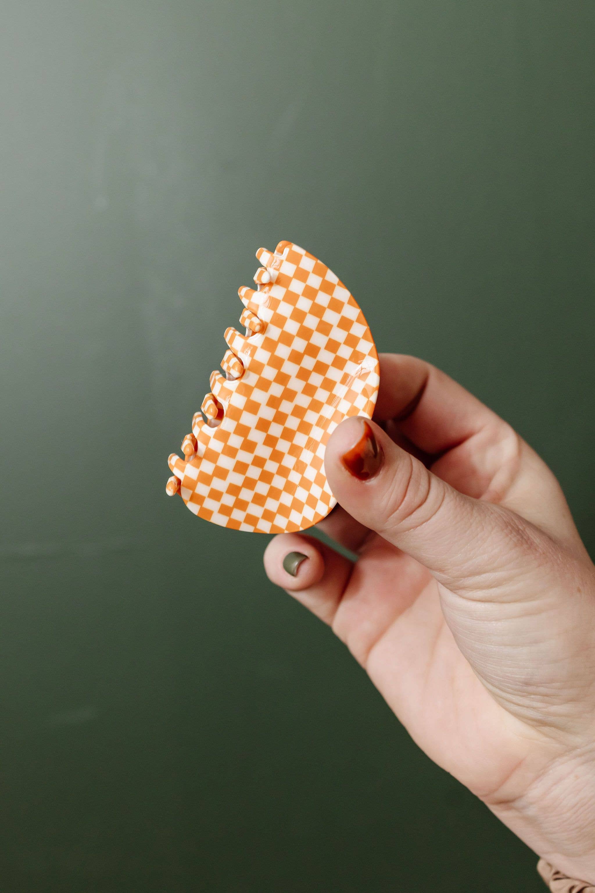 Shop Andi – wholesale Hair clip – Women’s – Orange Checkered Claw Clip1