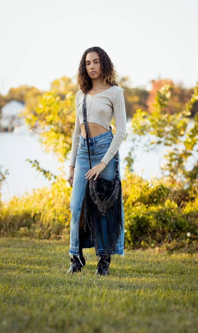 Earth Divas - Vendita all'ingrosso Borsa a tracolla - Donna - Borsa porta passaporto triangolare in cotone lavato con frange11