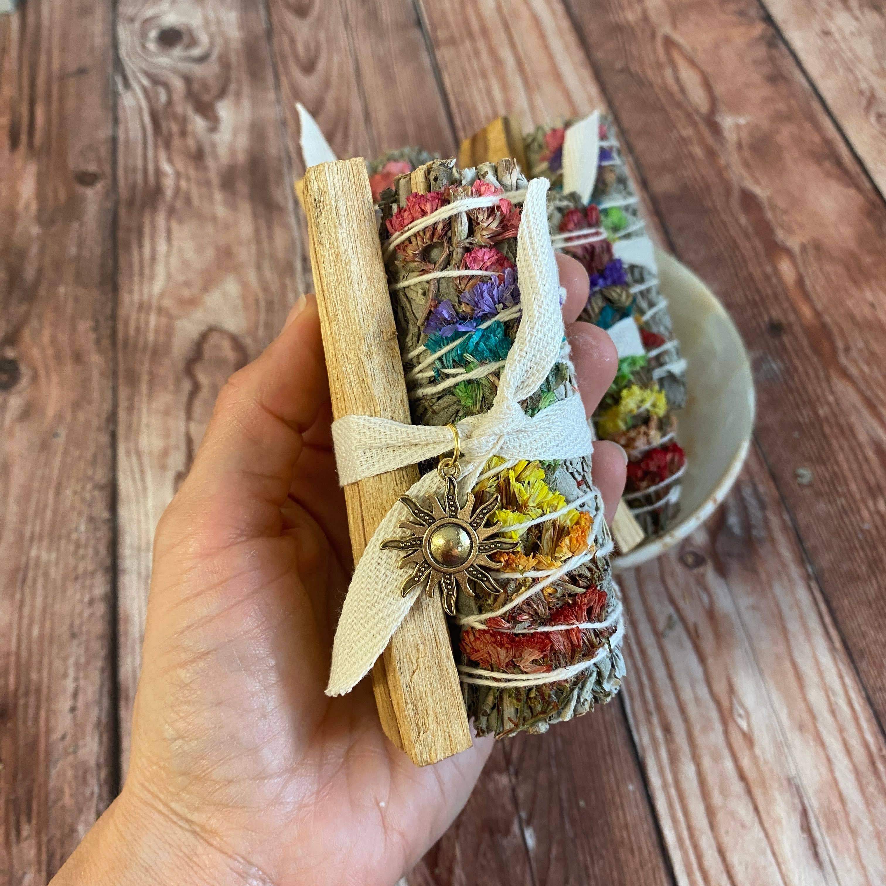 Oakwind Hollow - Wholesale Sage Bundle - Rainbow Chakra Sinuata Statice Floral Smudge Bundle1