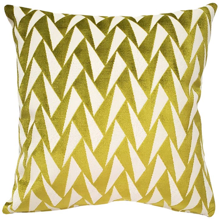 Coussin carré en velours Nouveau Chartreuse, 19 x 19 po pour la vente par Pillow Decor