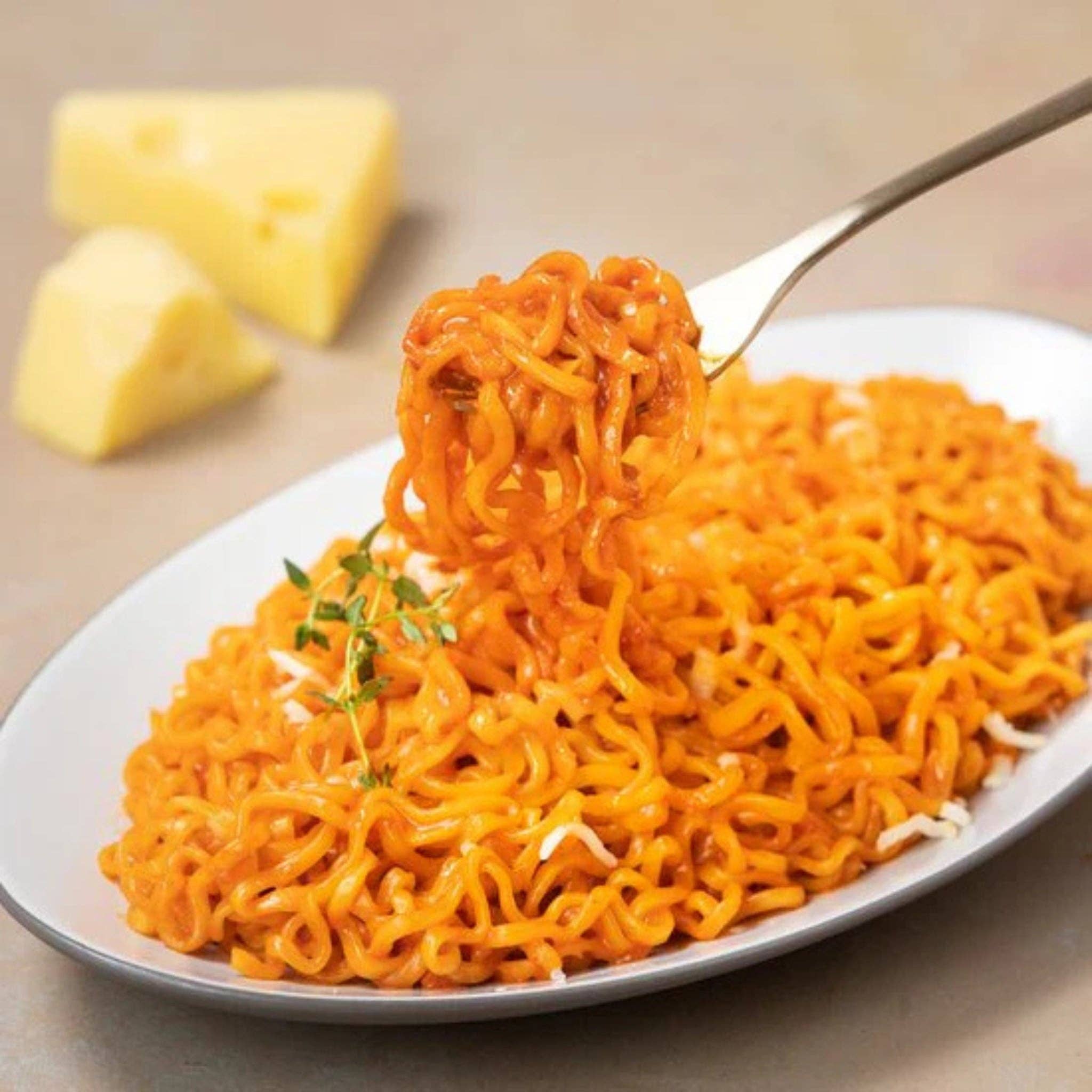 utoppa GmbH - Venta al por mayor Ramen - Samyang Buldak Quattro Cheese Ramen 140 g1