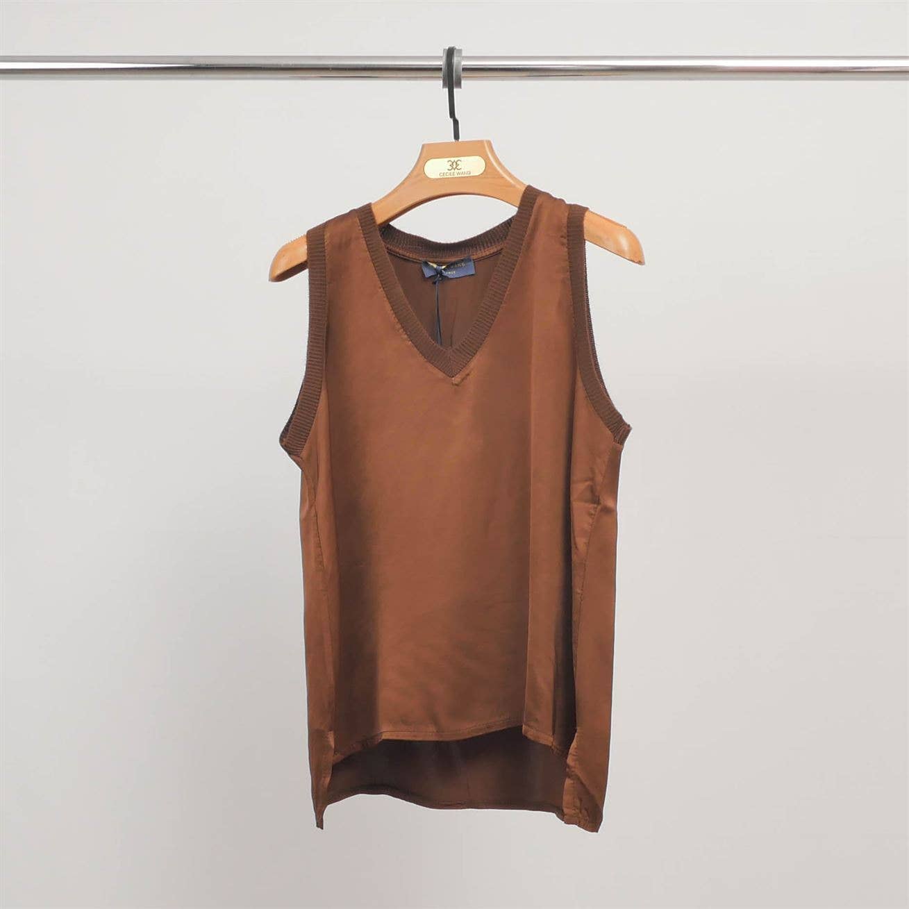 Cecile Wang - Wholesale Tank Top - Women's - V-neck tank top in fluid viscose DB14446VS8