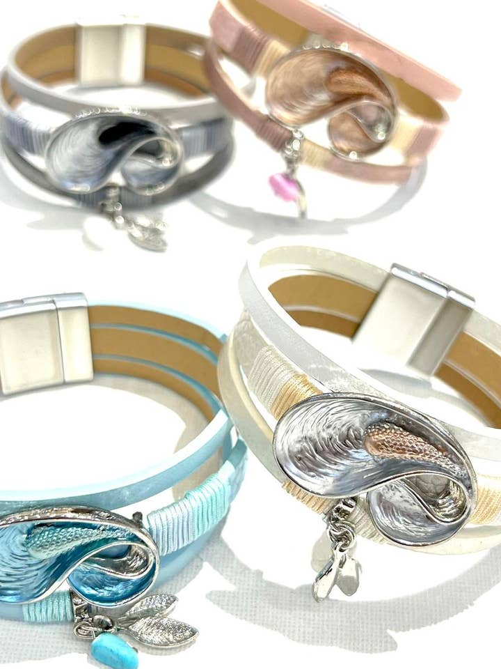 Bracelet Plume pour la vente par SHEERA