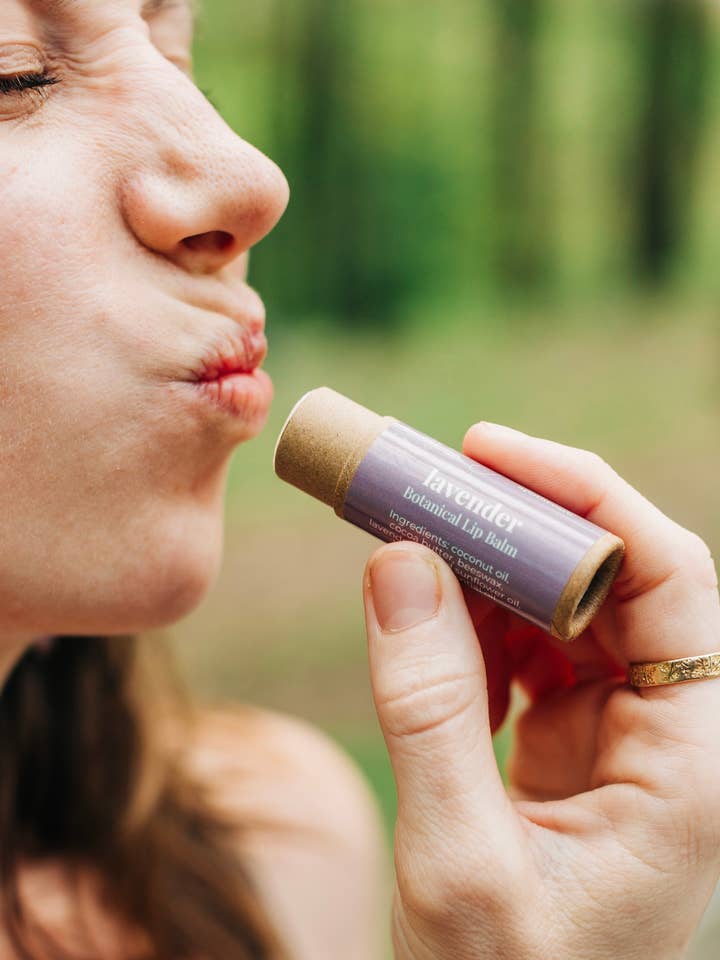 Lavendel botanisk læbepomade | Forår + Mors dag for engroshandel hos Jean's Apothecare