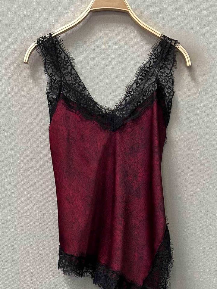SWEET MAGIC MODA Y COMPLEMENTOS - Wholesale Blouse - Women's - LACE TRIM CAMI TOP2