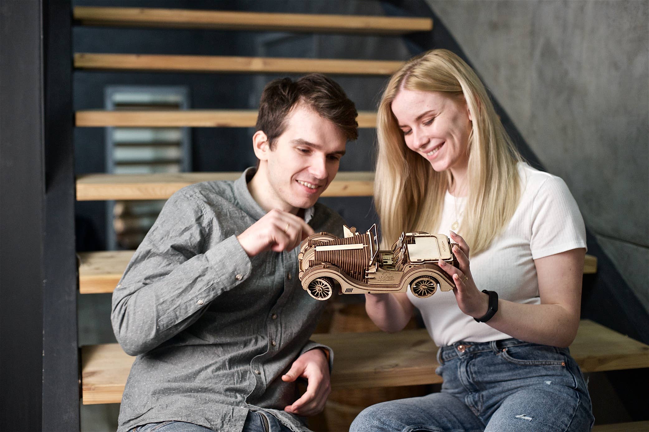 Ukidz LLC - Wholesale DIY Craft Kit - UGears Roadster VM-01 -Wooden 3D Puzzles - DIY3