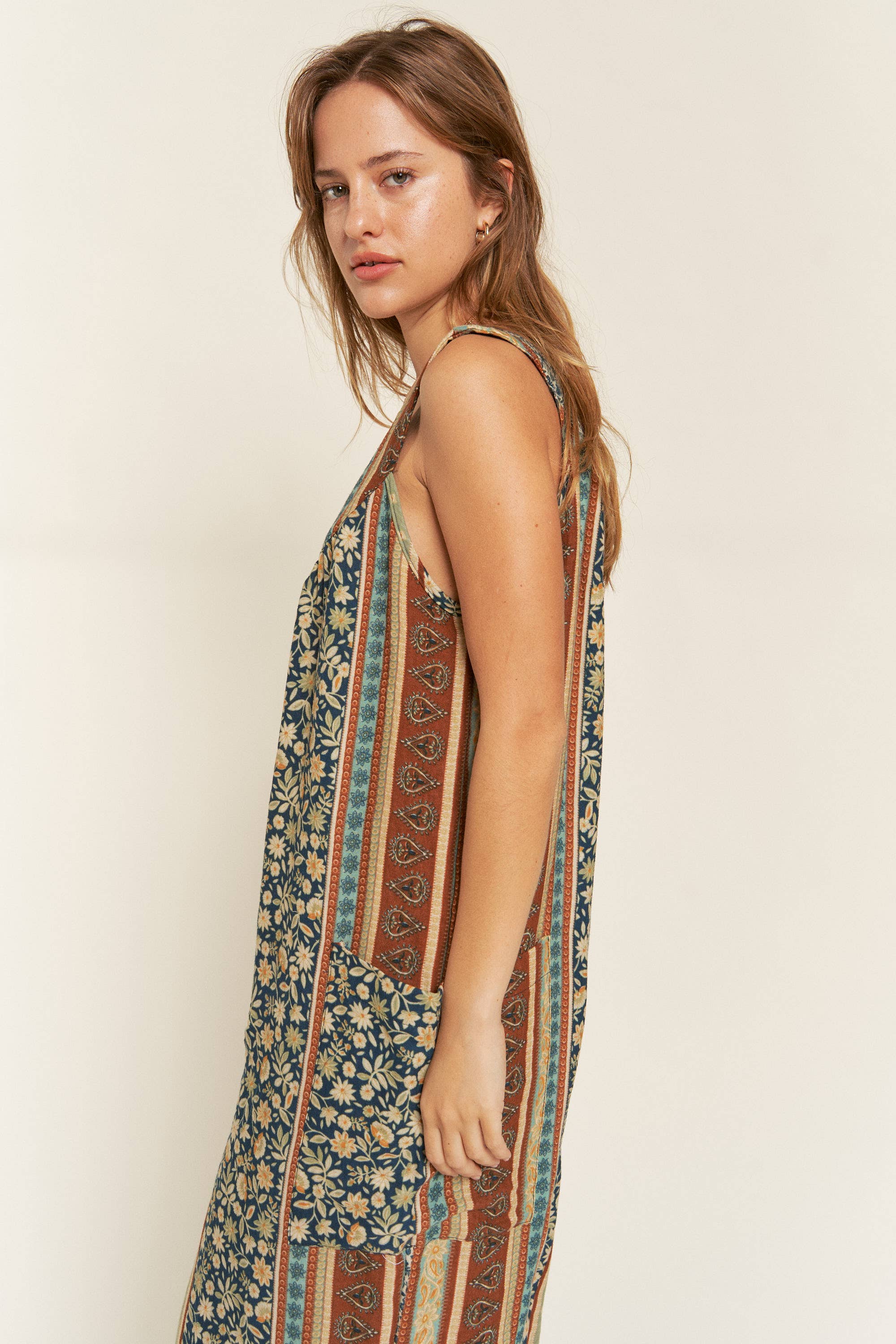 JADE BY JANE – Engroshandel Jumpsuit - Dame – ÆRMELØS FARVEBLOK BLOMSTERPRINT JUMPSUIT MED LIGE BEN13