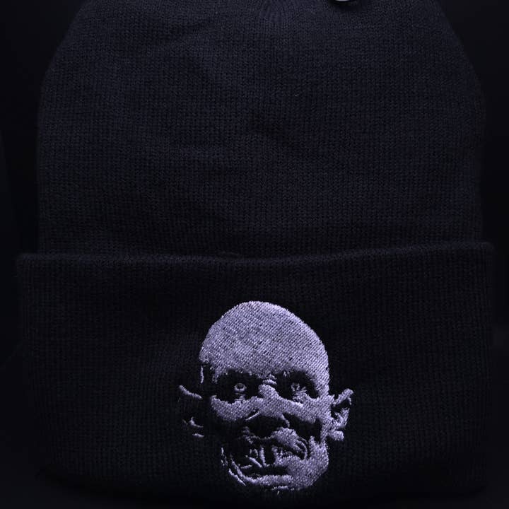 Gorro de Punto Acrílico para Adultos con Bordado de Vampiro para venta al por mayor de El Wicked Wardrobe