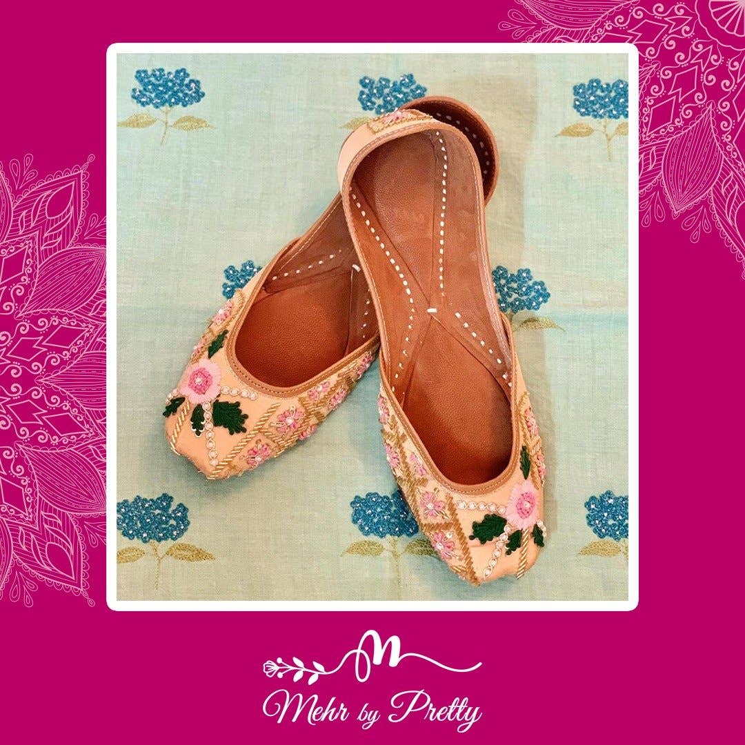 Mehr by Pretty - Wholesale Flats – Women’s - Peach Studded with Hand Stitched Floral Design Jutti