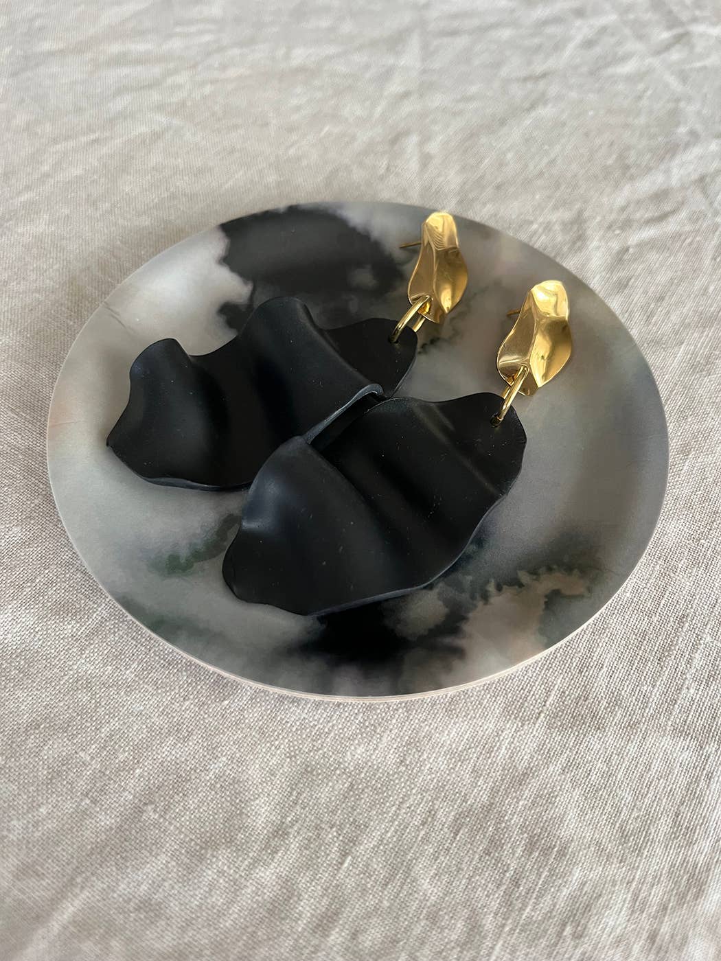 Jewelry By Elina Dahl - Wholesale Dangle Earrings - Earring wave exclusive, black.4