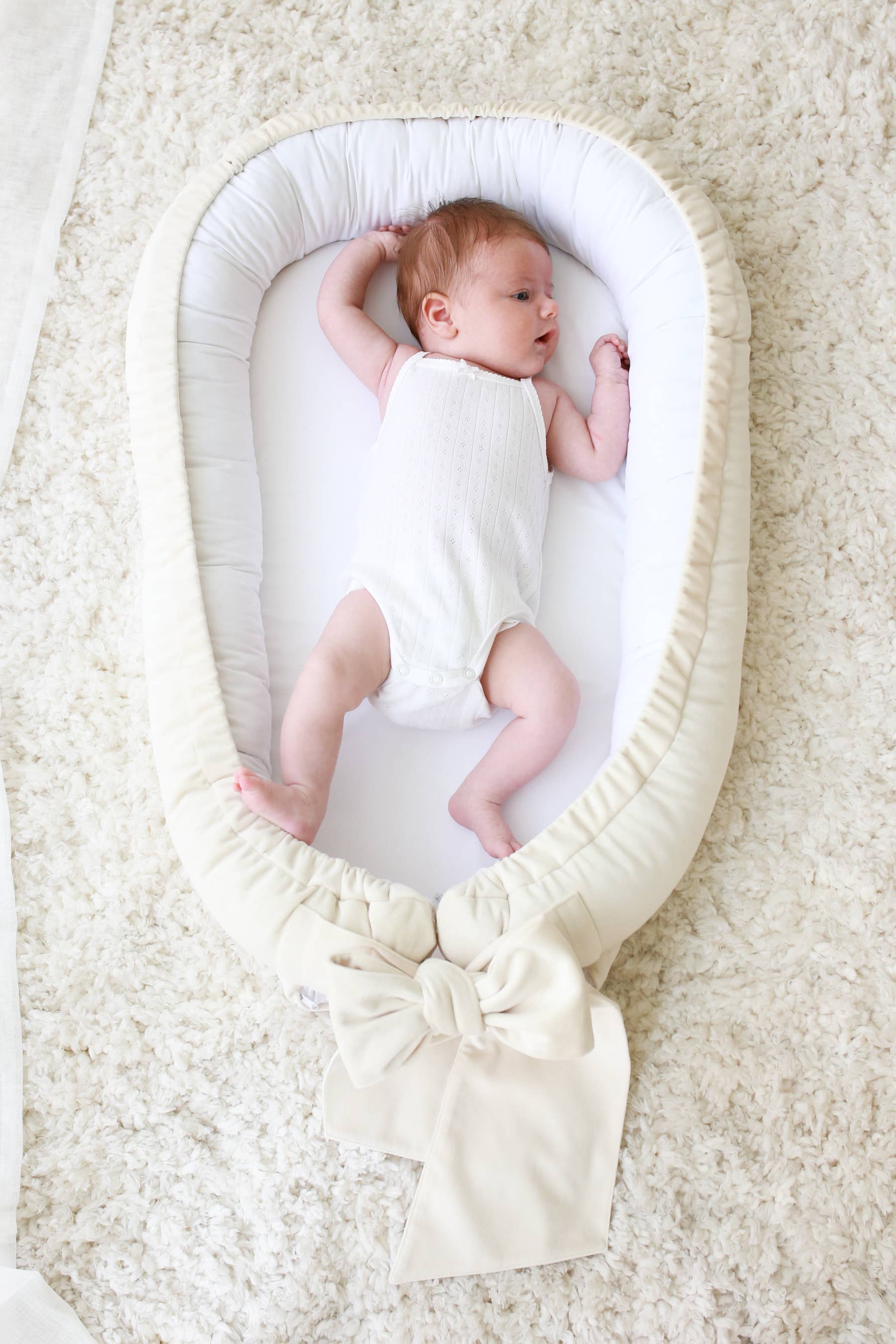 Babyly - Wholesale Bassinet - Baby - velvet babynest with bow (5 colors) - BABYLY17
