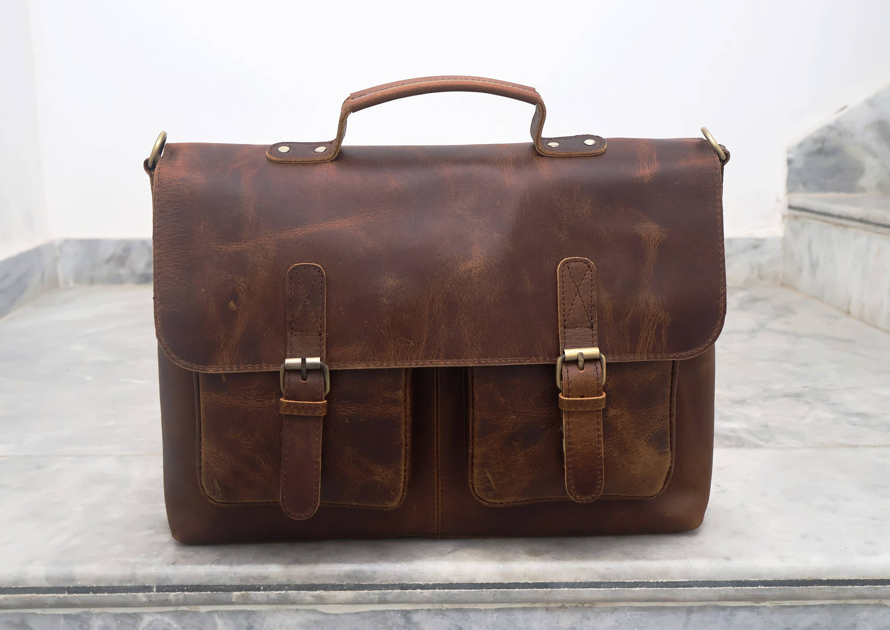 Billion Brothers – Großhandel Messenger Bag – Unisex – Buffaloleder Umhängetasche für Laptop – Satchel Schultertasche2