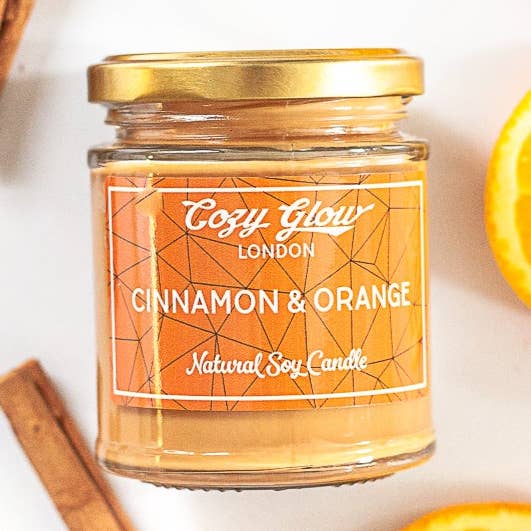 Cozy Glow Kaneel & Sinaasappel Sojakaars voor wholesale door Cozy Glow Candles & Home