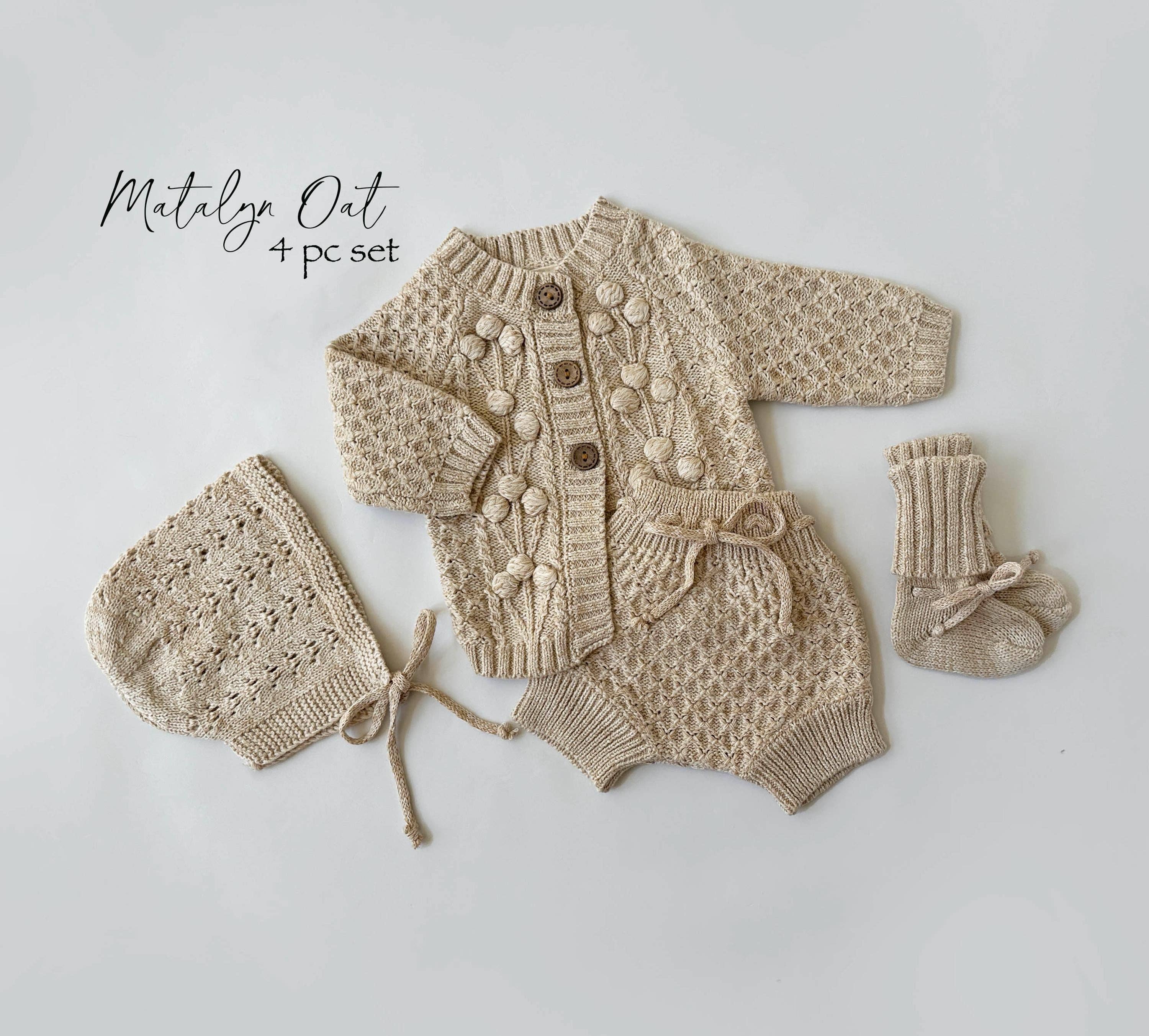 OLIVE & CRADLE - Venta al por mayor Conjunto de ropa - Bebés - Conjunto Matalyn de Pom tejido a mano Avena7