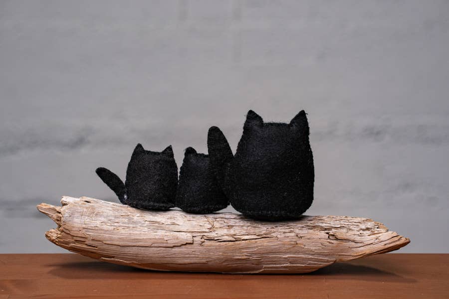 Genius Premium Craft – wholesale DIY craft kit – Felt & Sew DIY Kit Maud Lewis inspired Black Cats3