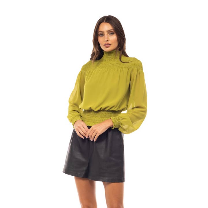 Blusa con canesú fruncido para venta al por mayor de Naked Zebra Rack