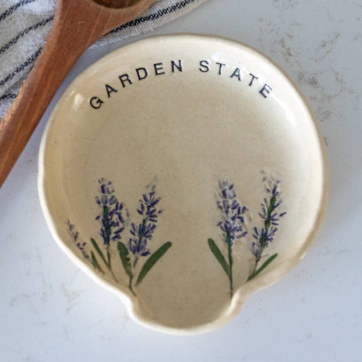 Colher artesanal com flores prensadas personalizadas para a cidade/estado por atacado de Tara Kothari