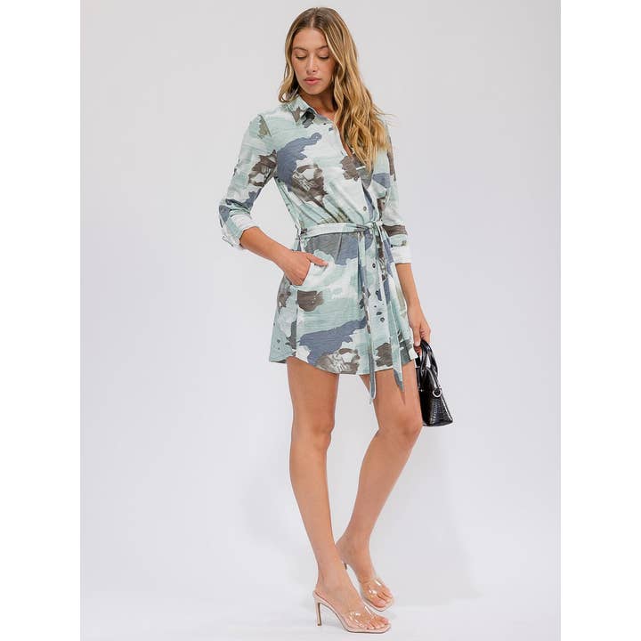 LANGARM-HEMD MIT KNÖPFEN, VORDERTASCHEN, SELBSTBINDUNG, CAMOUFLAGE-PRINT, MINI für den Großhandel von IWT Brands