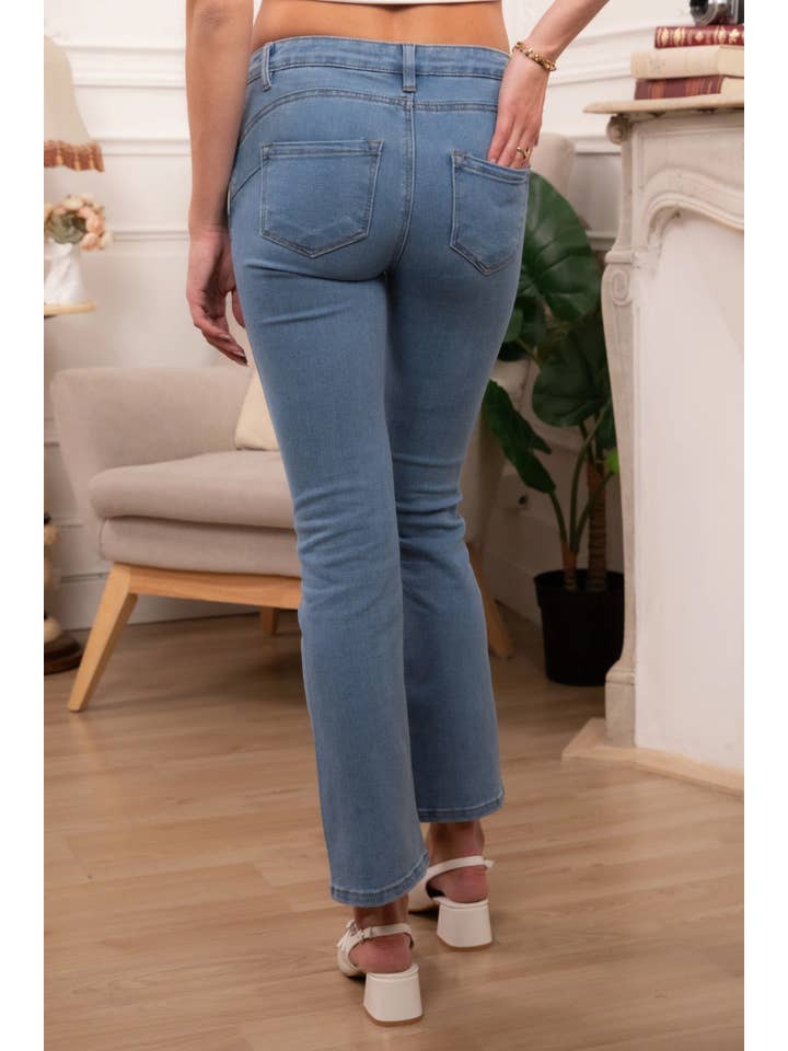 Vivid - Wholesale Jeans - Women's - Mid-length flared jeans2