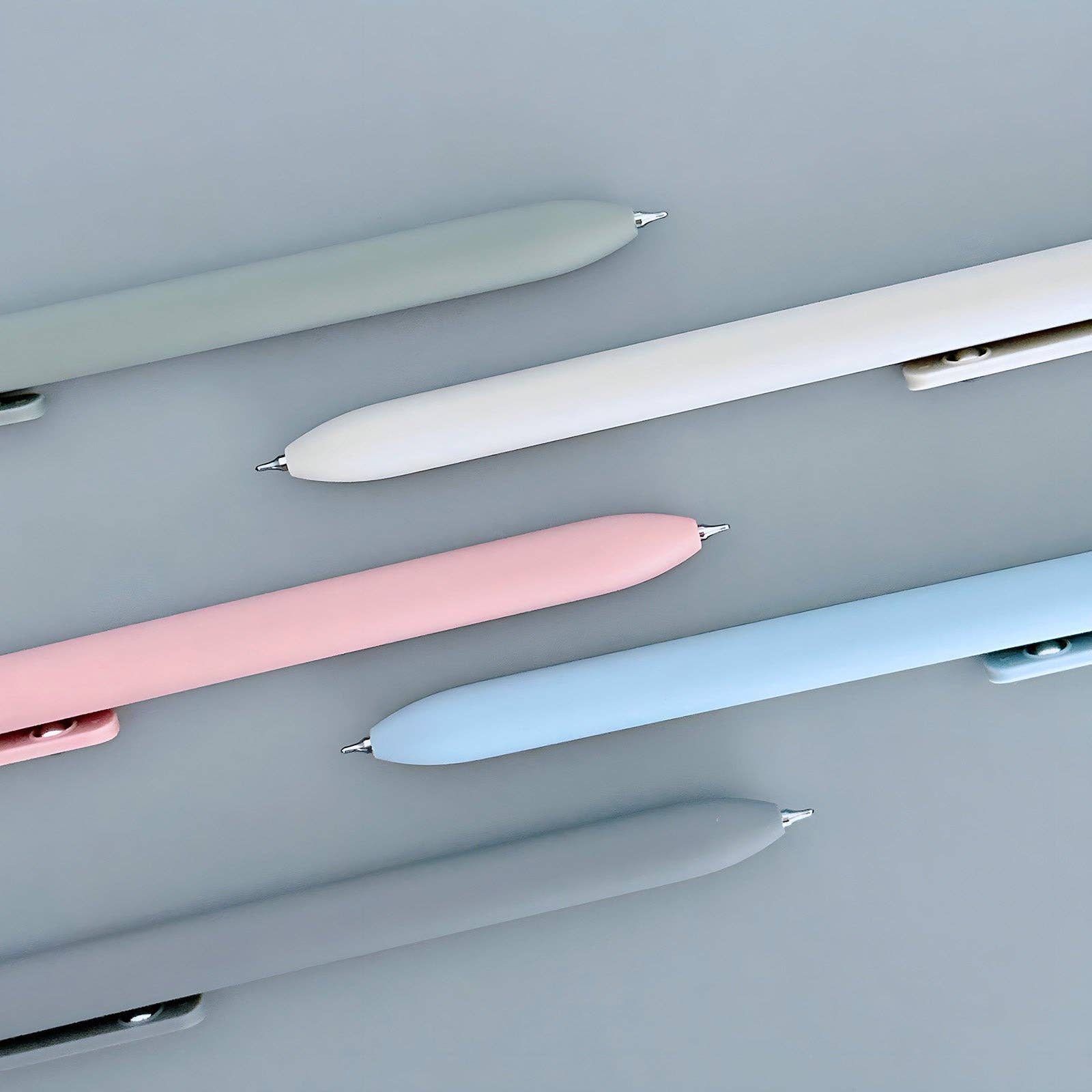 Wrapables.com - Wholesale Pen - Wrapables Smooth Retractable Black Ink Gel Pens 0.5mm, Set 58