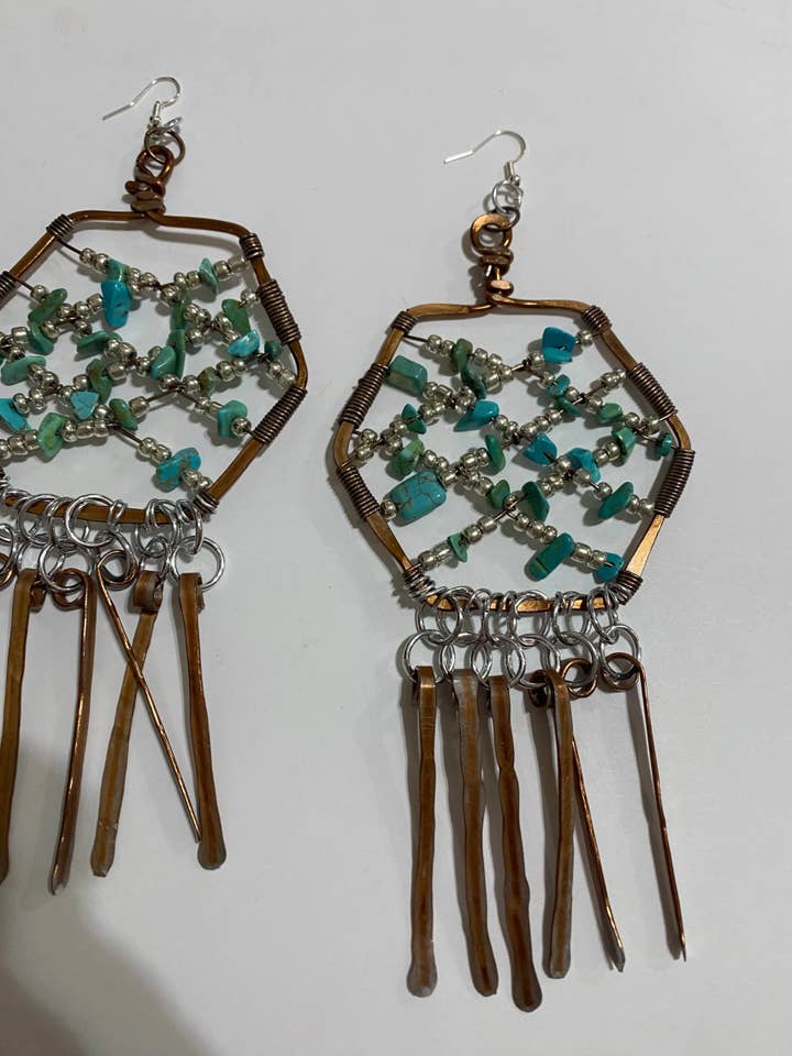 Boucles d'oreilles Attrape-rêves pour la vente par Angela Catirina Jones