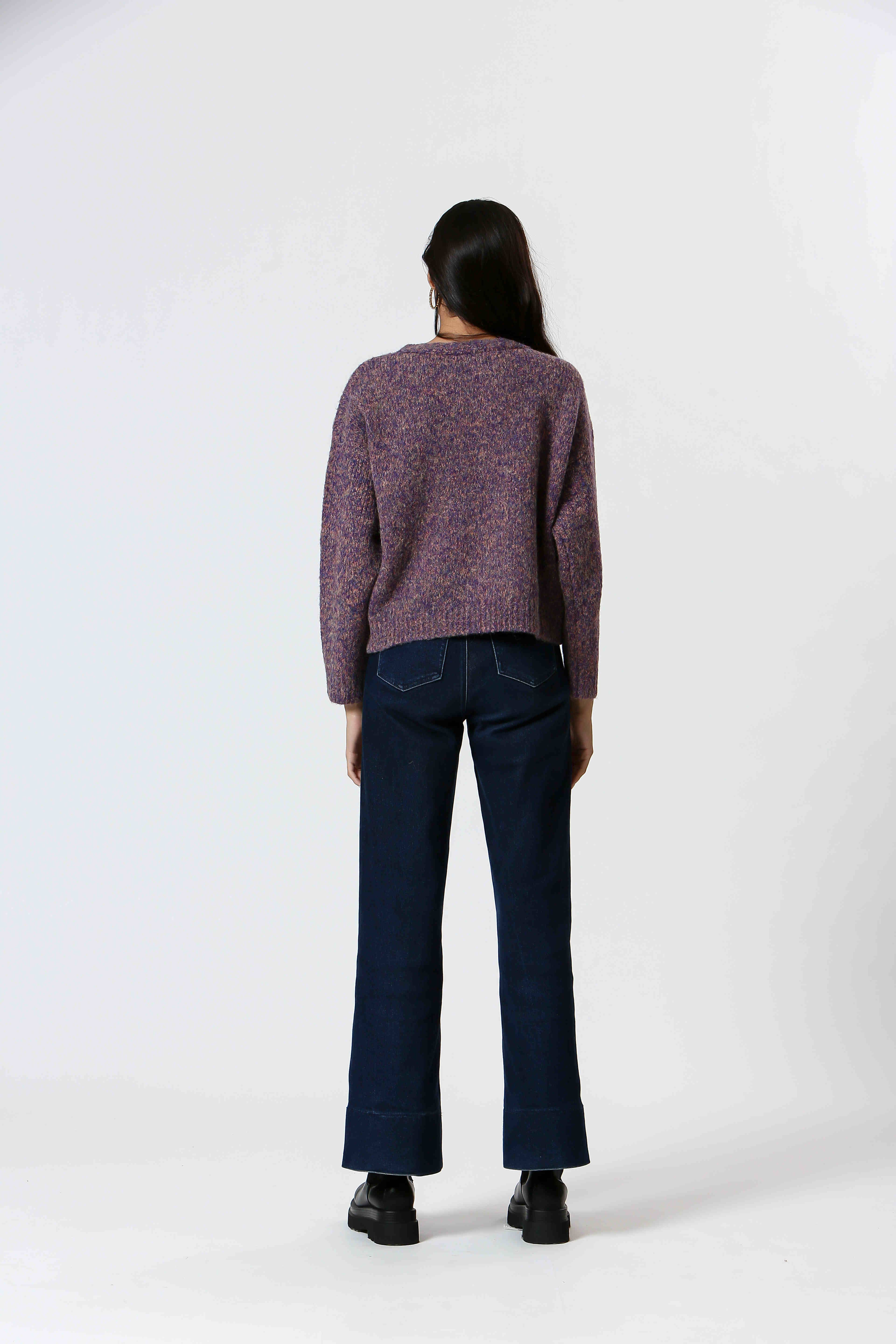 The Korner - USA – wholesale Knitted jumper – Women′s – T24203327 - Ladies V-Neck Sweater4