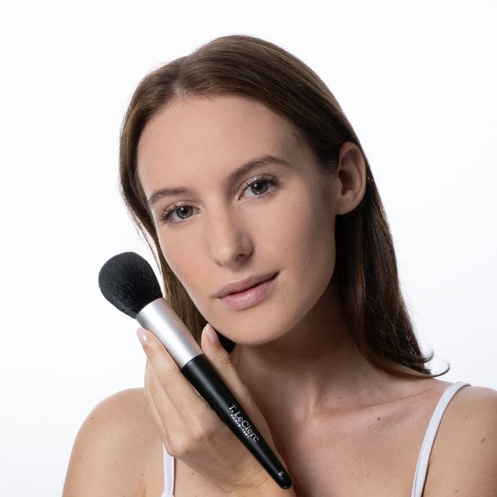T-Leclerc Cosmetics - Wholesale Cheek/Face Makeup Brush - Le Pinceau Poudre N°012