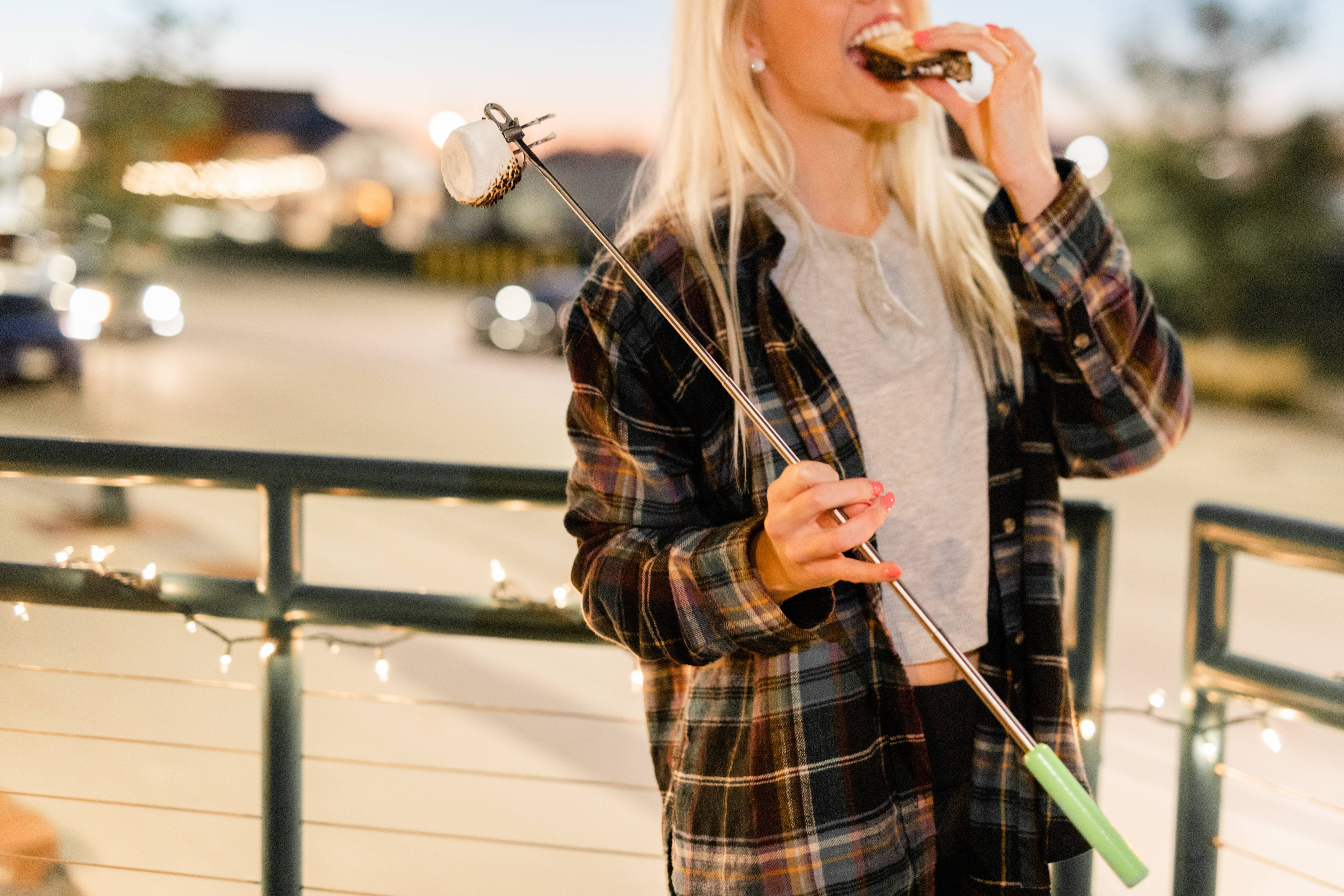 Firebuggz - Wholesale Outdoor Grill Tools - Flipp Stikk Campfire Roaster4