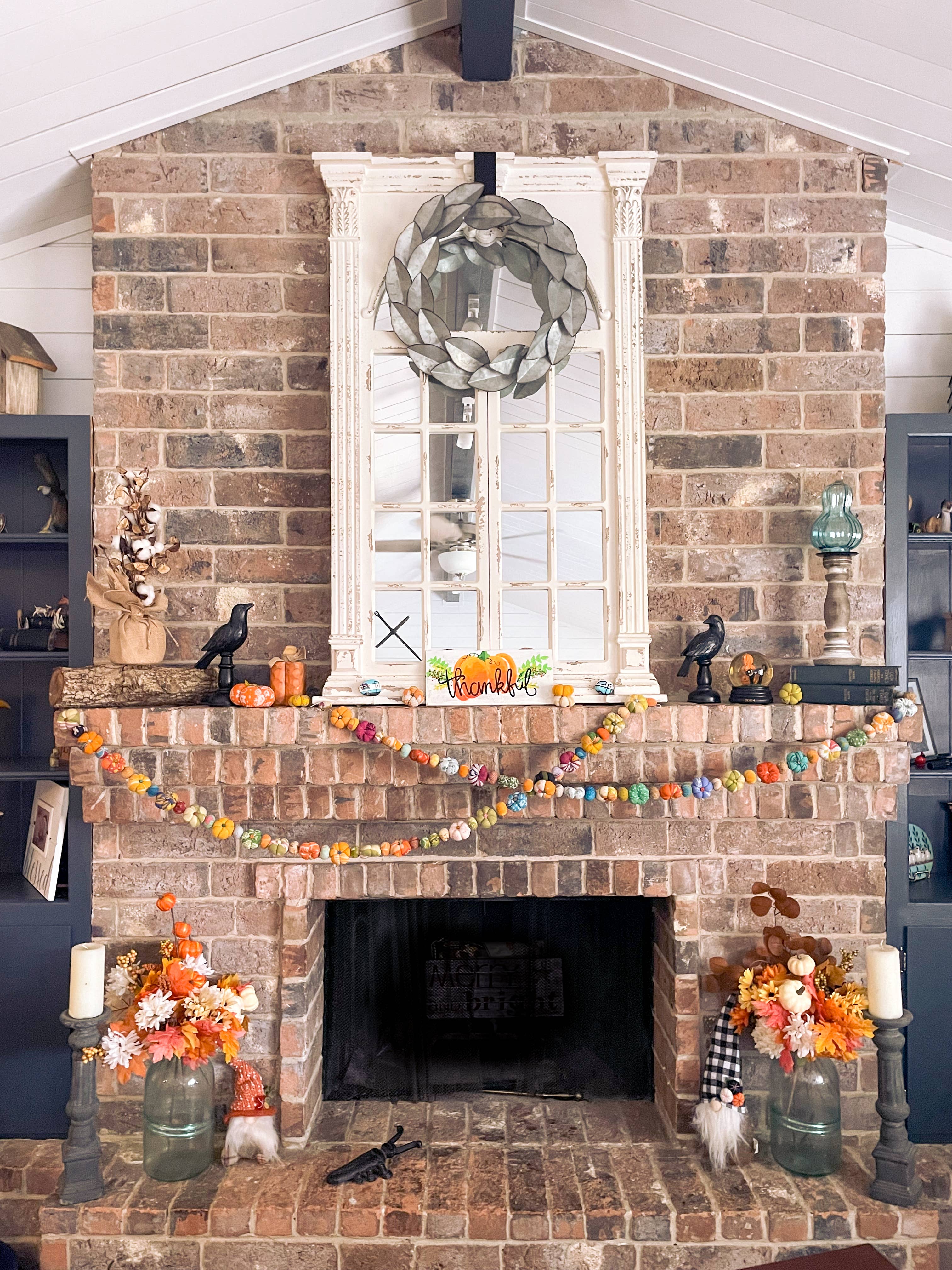 Asha Project - Wholesale Bunting/garland - Mini Saree Pumpkin Bead Garland